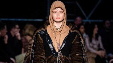 burberry jumper controversy|Burberry apologizes for hoodie with noose around the neck .